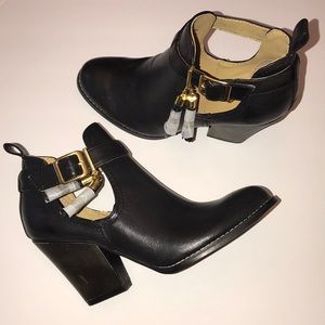 Mia Sinclairr Black Bootie